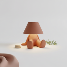 Luminária de Mesa Boneco Sentado Terracota