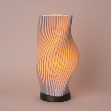 Luminária de Mesa Fluxo Escultural